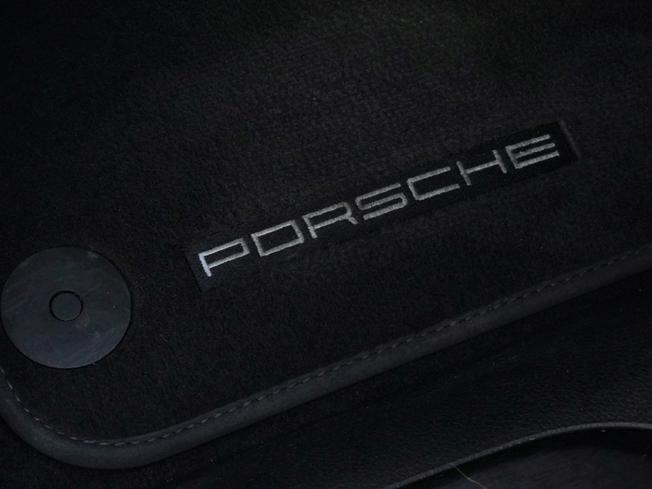 PORSCHE Macan Photo 13