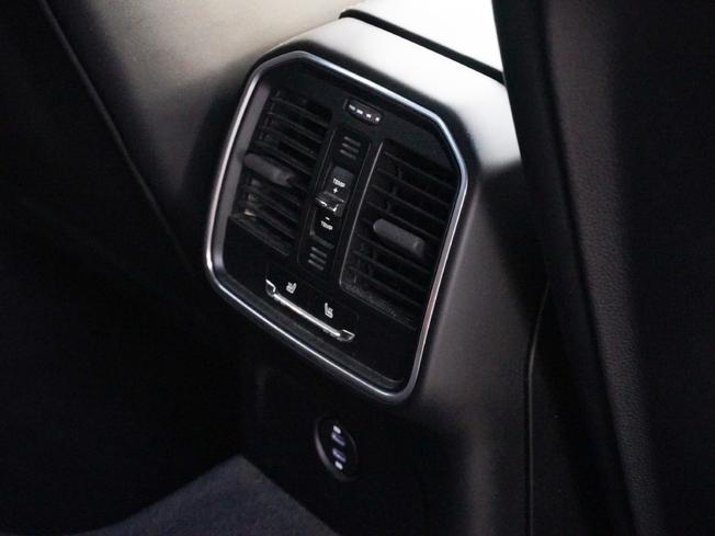 PORSCHE Macan Photo 22