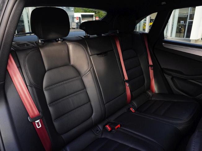 PORSCHE Macan Photo 23