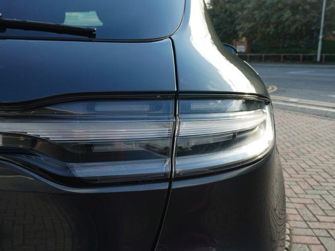 PORSCHE Macan Photo 29