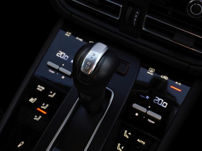 PORSCHE Macan Photo 33