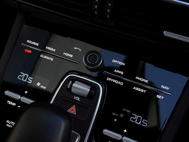 PORSCHE Cayenne Photo 16