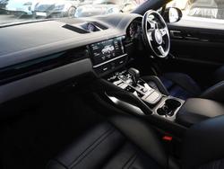 PORSCHE Cayenne Photo 3