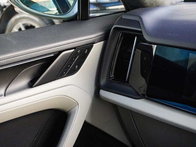 PORSCHE Cayenne Photo 19