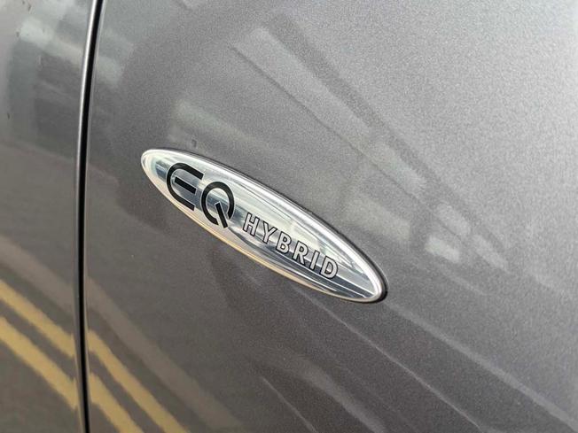 MERCEDES-BENZ CLA Class Photo 15