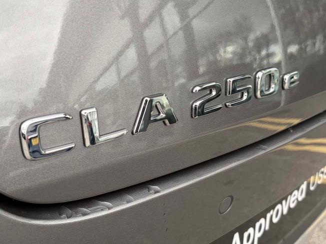MERCEDES-BENZ CLA Class Photo 19
