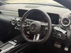 MERCEDES-BENZ CLA Class Photo 3