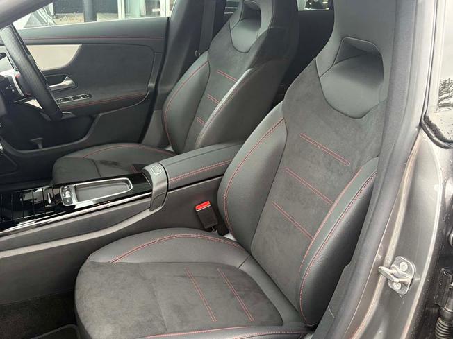 MERCEDES-BENZ CLA Class Photo 42