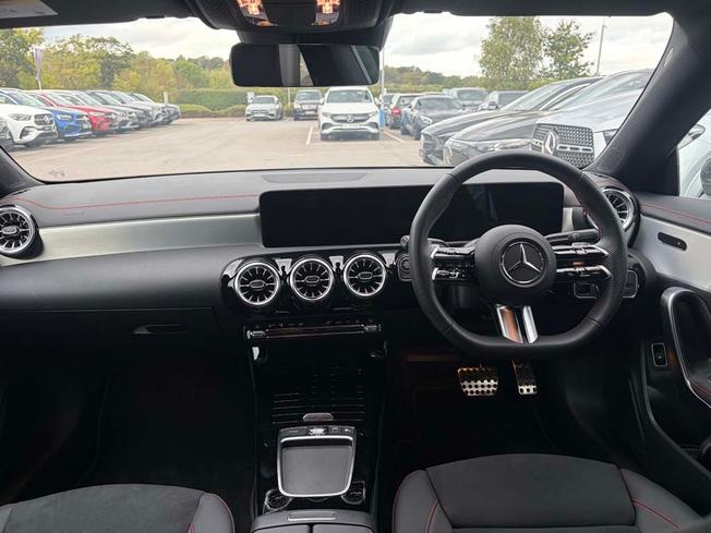 MERCEDES-BENZ CLA Class Photo 5