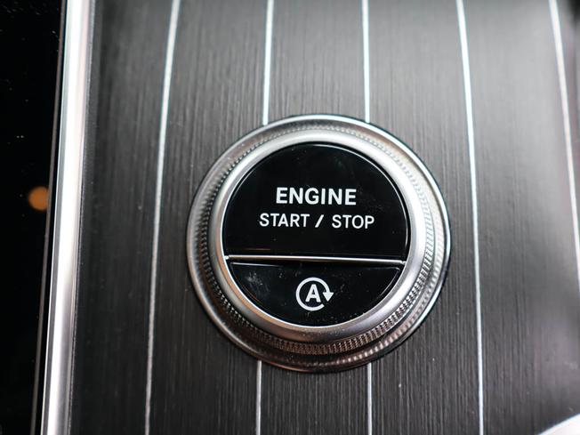MERCEDES-BENZ GLC Photo 16