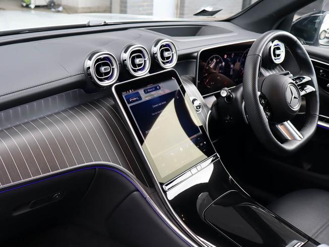 MERCEDES-BENZ GLC Photo 17