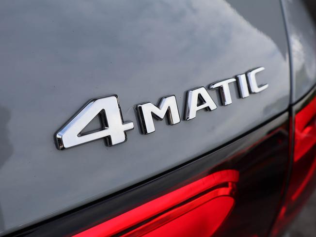 MERCEDES-BENZ GLC Photo 22