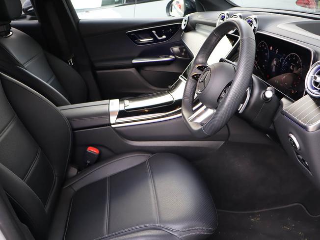 MERCEDES-BENZ GLC Photo 28