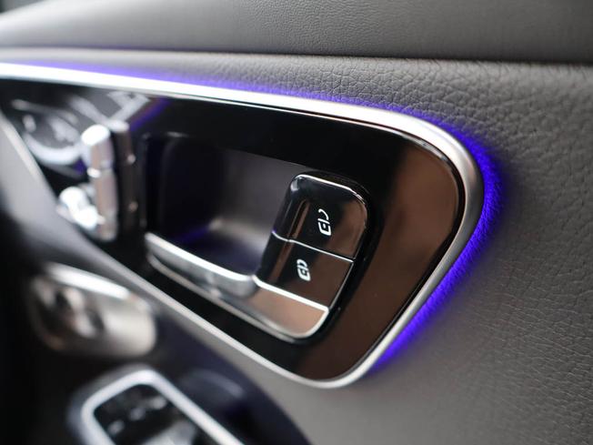 MERCEDES-BENZ GLC Photo 30