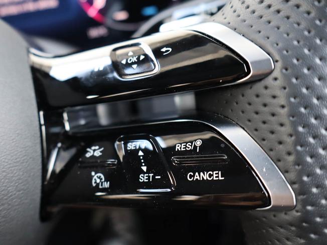 MERCEDES-BENZ GLC Photo 32