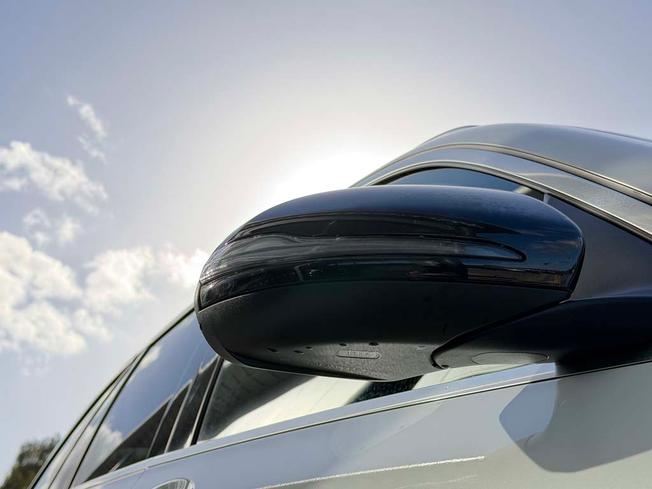 MERCEDES-BENZ GLC Photo 16