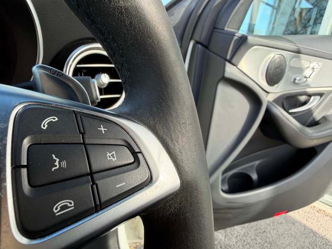 MERCEDES-BENZ GLC Photo 36