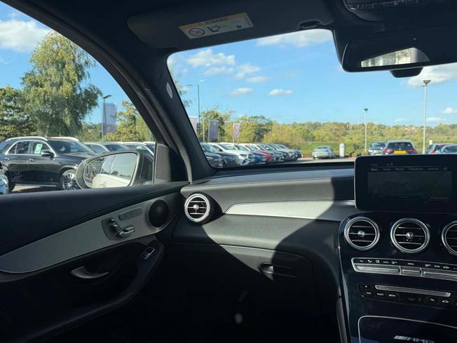 MERCEDES-BENZ GLC Photo 46