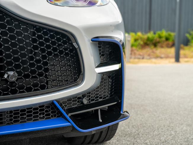 ASTON MARTIN Dbx Photo 50