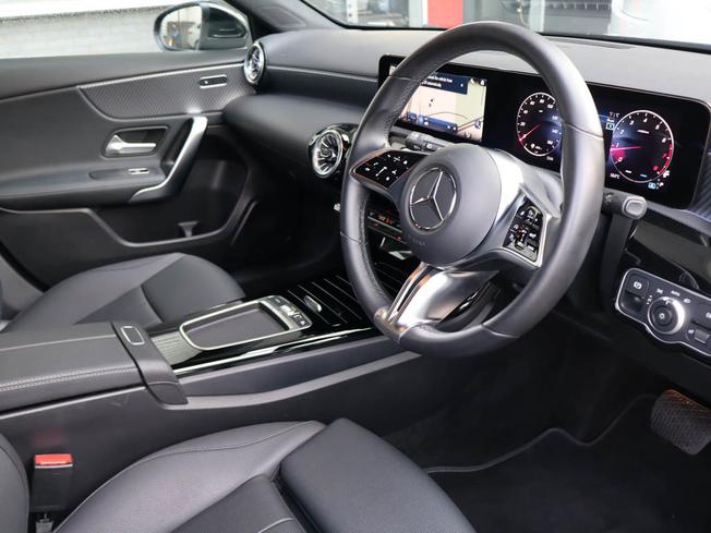MERCEDES-BENZ A Class Photo 12