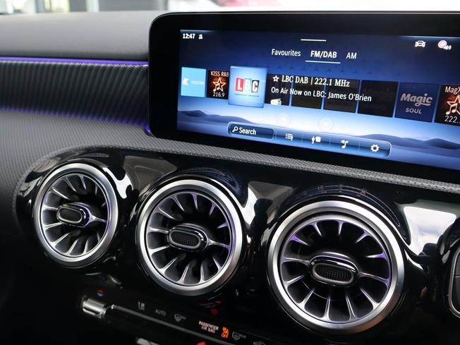 MERCEDES-BENZ A Class Photo 33