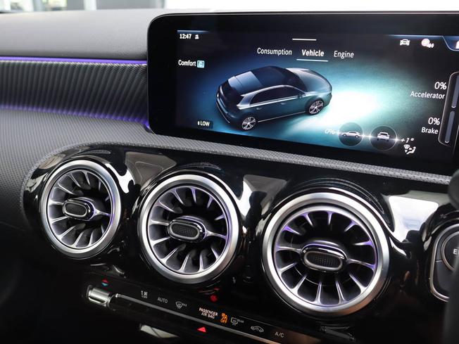MERCEDES-BENZ A Class Photo 34