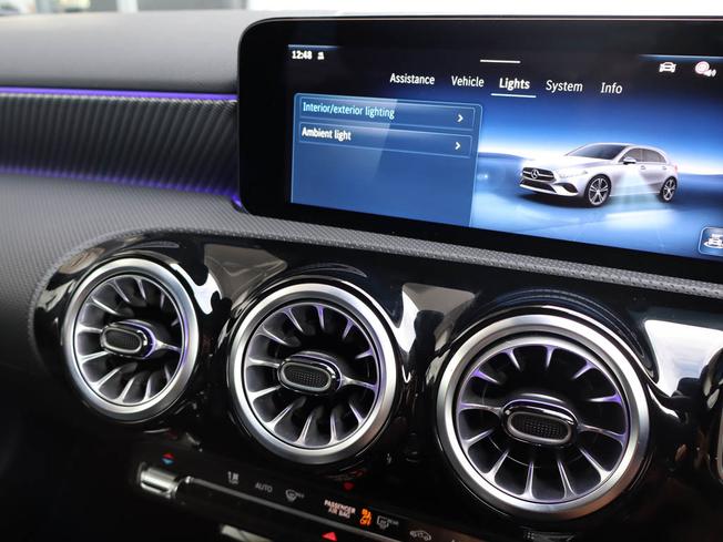 MERCEDES-BENZ A Class Photo 39