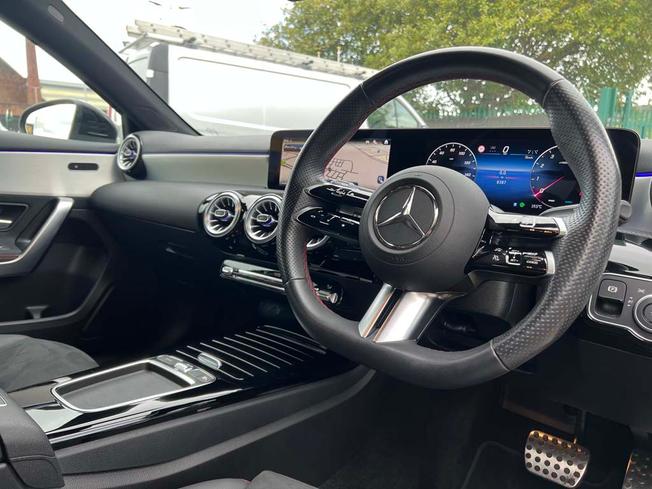 MERCEDES-BENZ A Class Photo 5