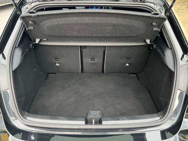 MERCEDES-BENZ A Class Photo 9
