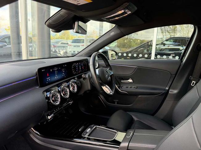 Mercedes-Benz A Class Photo 3