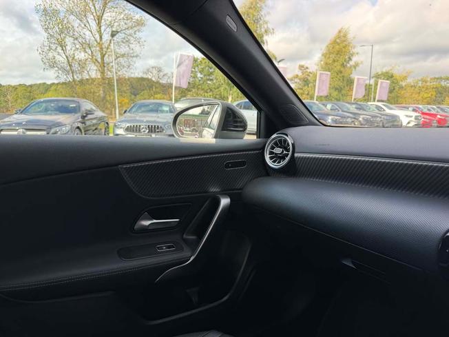 Mercedes-Benz A Class Photo 31