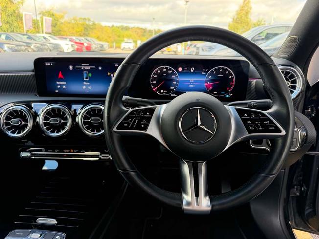 Mercedes-Benz A Class Photo 38