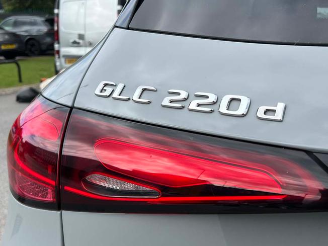 MERCEDES-BENZ Glc Photo 21