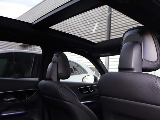 MERCEDES-BENZ GLC Photo 16