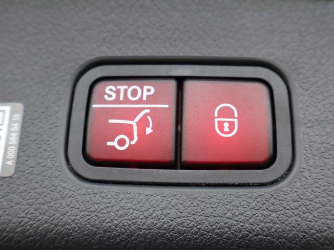 MERCEDES-BENZ GLC Photo 19