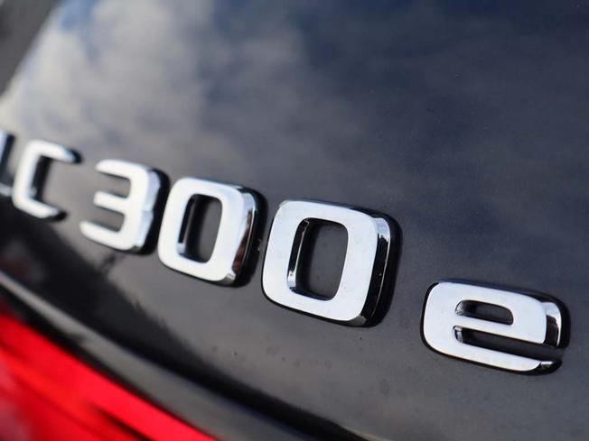 MERCEDES-BENZ GLC Photo 20