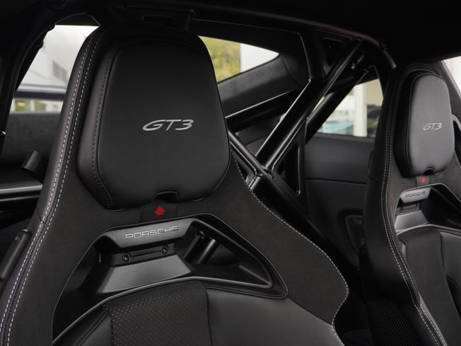 PORSCHE 911 Photo 11