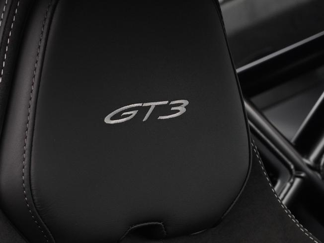 PORSCHE 911 Photo 12