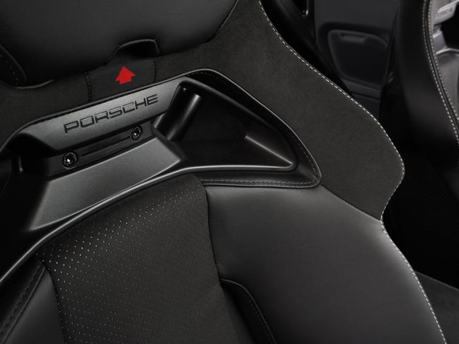 PORSCHE 911 Photo 13