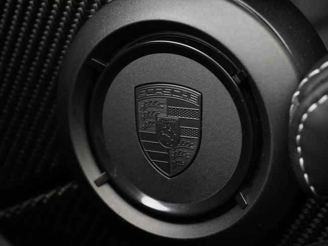 PORSCHE 911 Photo 22