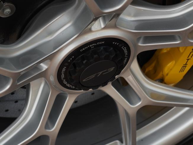 PORSCHE 911 Photo 30