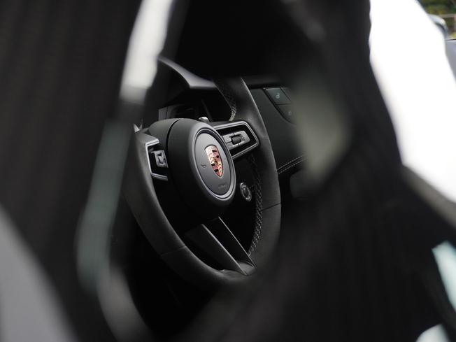 PORSCHE 911 Photo 48