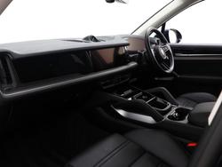 Porsche Cayenne Photo 3