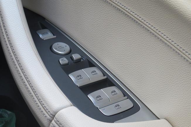 BMW Ix3 Photo 14