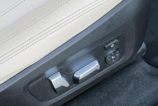 BMW Ix3 Photo 30