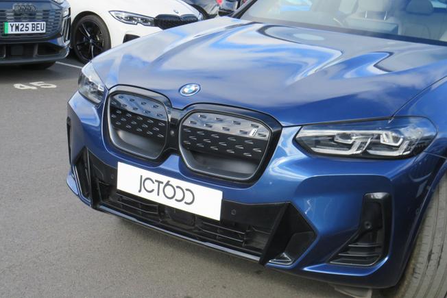 BMW Ix3 Photo 8