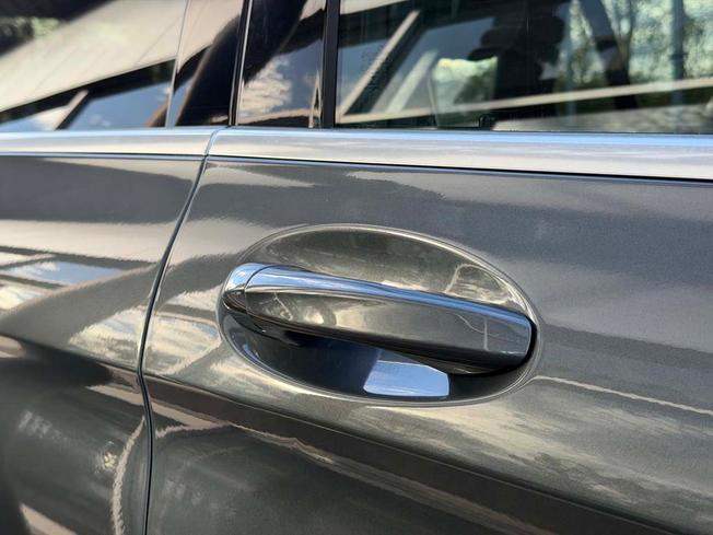MERCEDES-BENZ GLC Photo 18