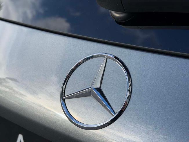 MERCEDES-BENZ GLC Photo 23