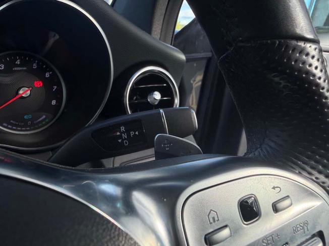 MERCEDES-BENZ GLC Photo 32