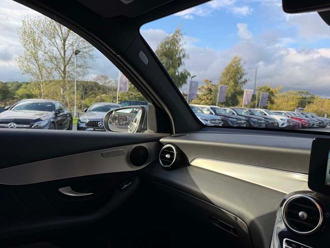 MERCEDES-BENZ GLC Photo 36